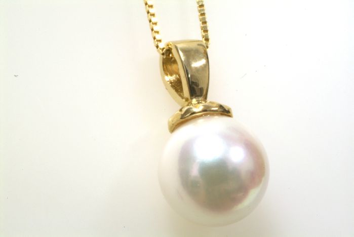 8mm Pearl Pendant Necklace in 14K Yellow Gold HB05358 | Hannoush Jewelers